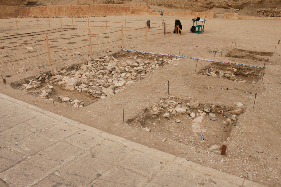 Lower Courtyard of the Temple - S.1/11 during excavations, photo by D.F. Wieczorek